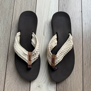 Reef cushion breeze flip flops